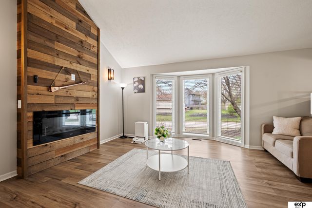 1315 S 169th Avenue, Omaha, NE 68130