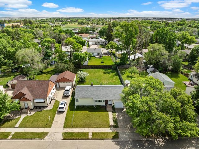 1525 Main St S, Minot, ND 58701