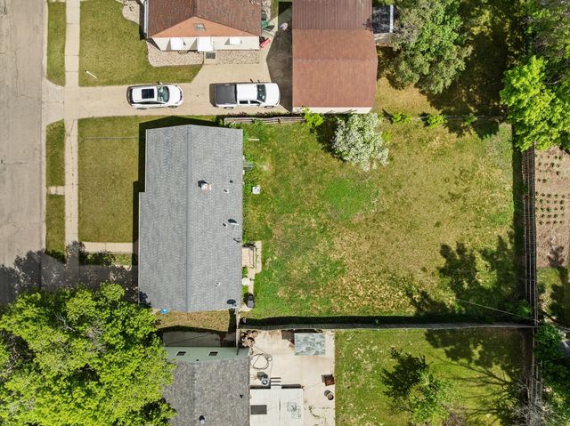 1525 Main St S, Minot, ND 58701