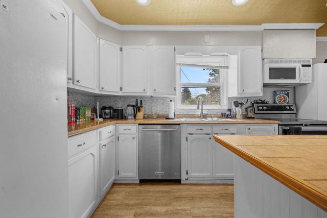 1525 Main St S, Minot, ND 58701