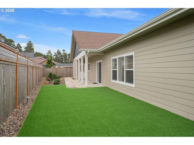 4080 CADDINGTON Ln, Florence, OR 97439