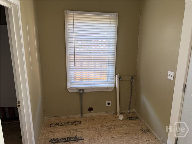 545 E Macon Street, Savannah, GA 31401