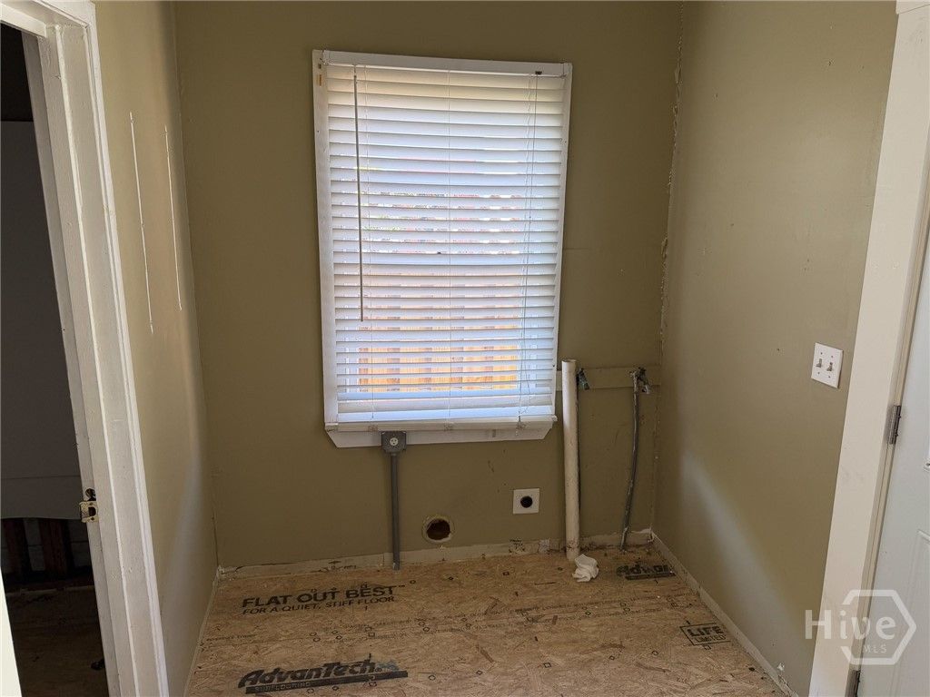 Image 13 of property listing at 545 E Macon Street, Savannah, GA 31401