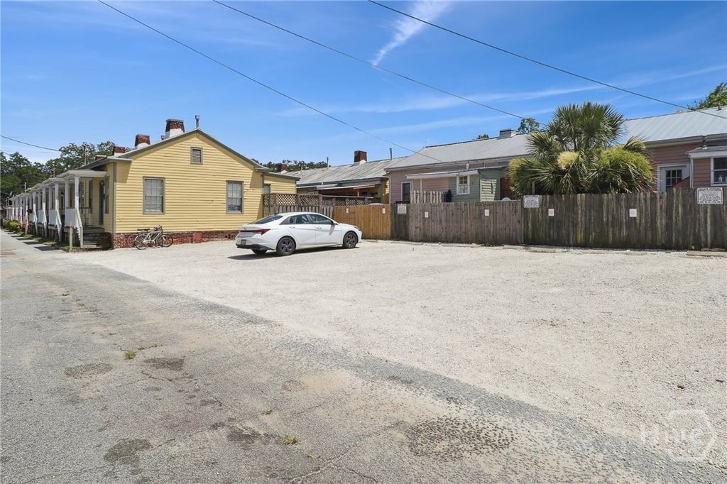 Image 3 of property listing at 545 E Macon Street, Savannah, GA 31401