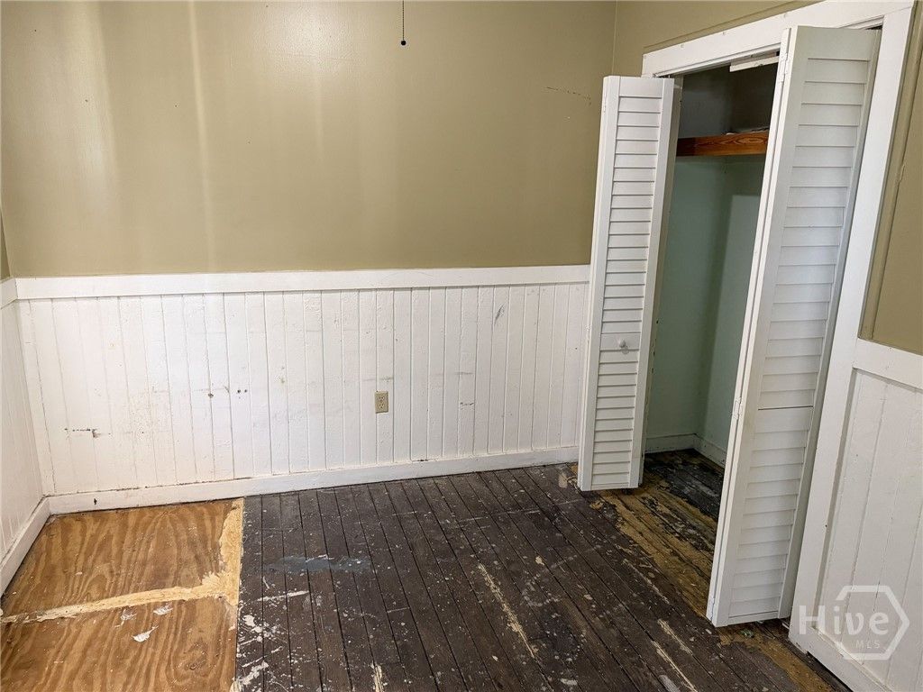 Image 9 of property listing at 545 E Macon Street, Savannah, GA 31401