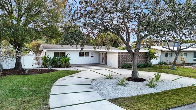 2749 NE 10th Ave, Wilton Manors, FL 33334