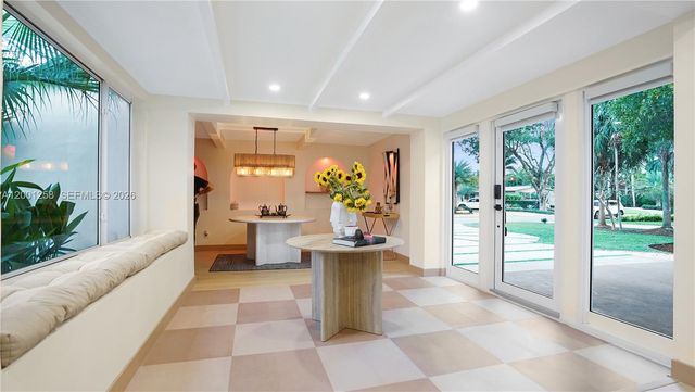 2749 NE 10th Ave, Wilton Manors, FL 33334