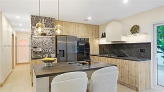 2749 NE 10th Ave, Wilton Manors, FL 33334