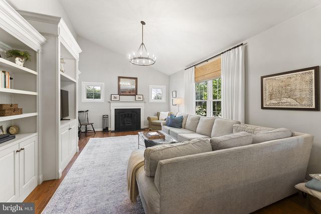 27 CAMERON CT, Exton, PA 19341
