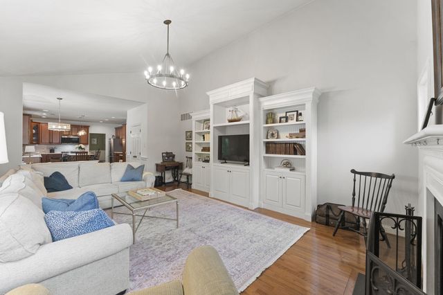27 CAMERON CT, Exton, PA 19341