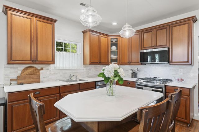 27 CAMERON CT, Exton, PA 19341