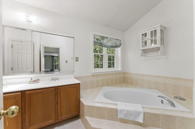 27 CAMERON CT, Exton, PA 19341