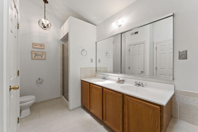 27 CAMERON CT, Exton, PA 19341