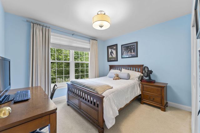 27 CAMERON CT, Exton, PA 19341