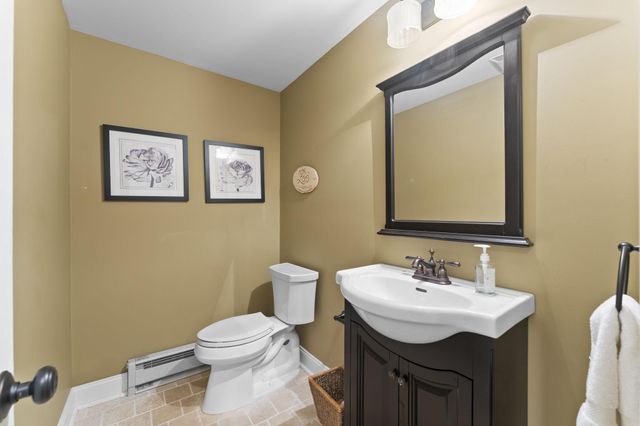 27 CAMERON CT, Exton, PA 19341