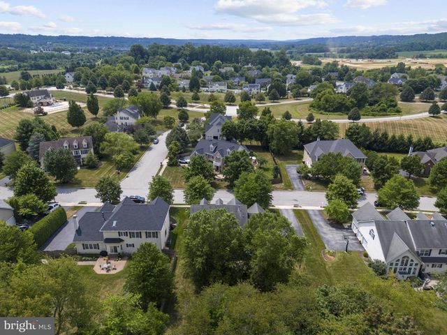 27 CAMERON CT, Exton, PA 19341