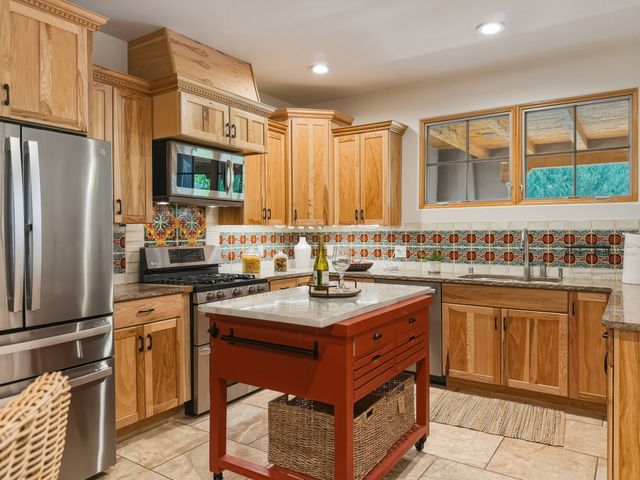 21 Calle Lemita, Santa Fe, NM 87507