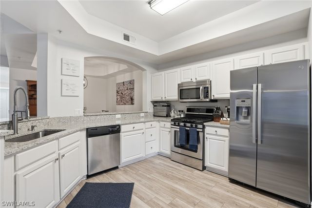 1882 TARPON BAY DR S 105, Naples, FL 34119