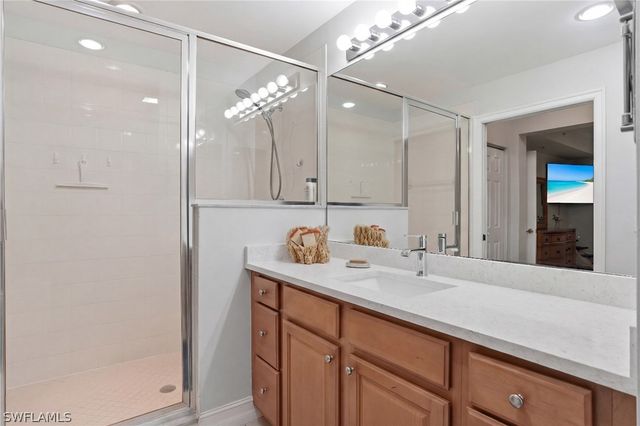 1882 TARPON BAY DR S 105, Naples, FL 34119