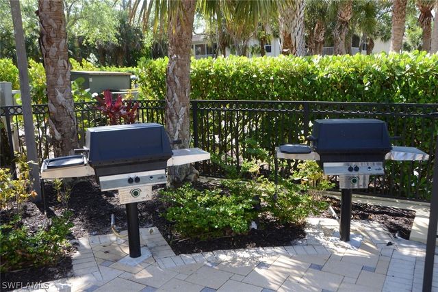 1882 TARPON BAY DR S 105, Naples, FL 34119