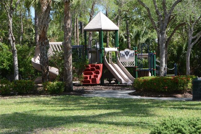 1882 TARPON BAY DR S 105, Naples, FL 34119
