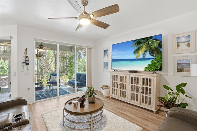 1882 TARPON BAY DR S 105, Naples, FL 34119