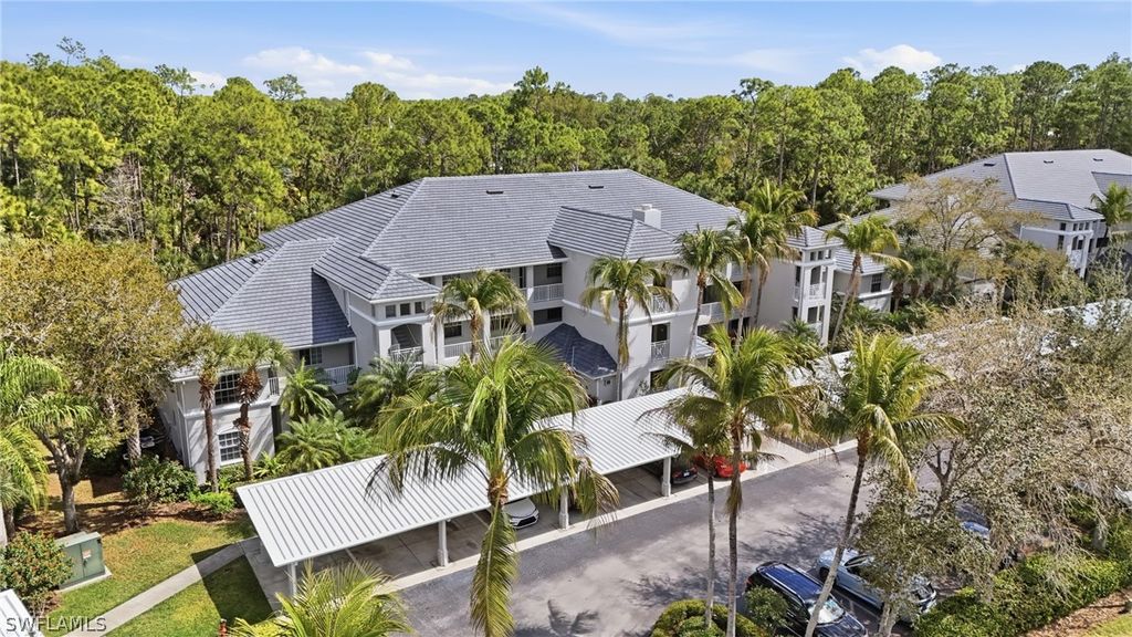 1882 TARPON BAY DR S 105, Naples, FL 34119