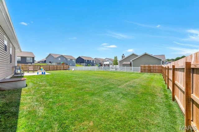 155 Williamsburg Lane, Troy, MO 63379