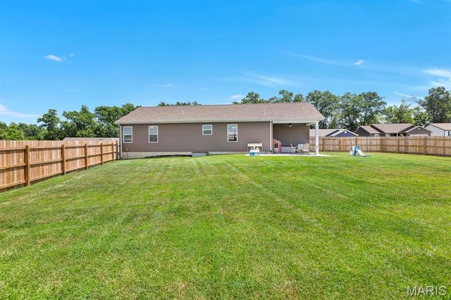 155 Williamsburg Lane, Troy, MO 63379