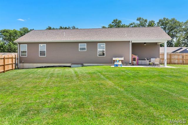 155 Williamsburg Lane, Troy, MO 63379