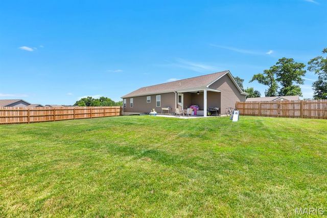 155 Williamsburg Lane, Troy, MO 63379