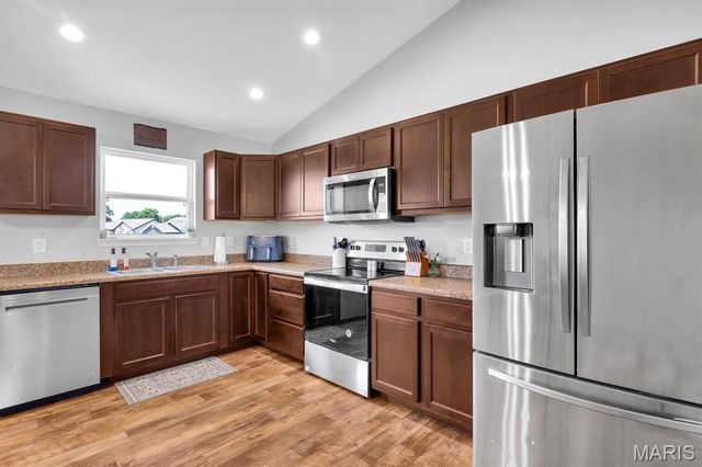 155 Williamsburg Lane, Troy, MO 63379