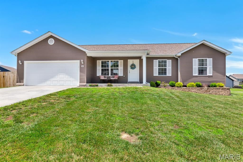 155 Williamsburg Lane, Troy, MO 63379