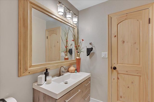 1885 Sycamore St, Gridley, CA 95948