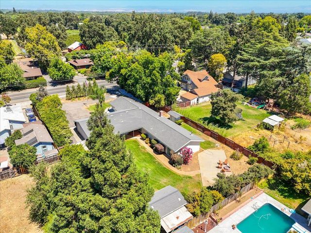 1885 Sycamore St, Gridley, CA 95948