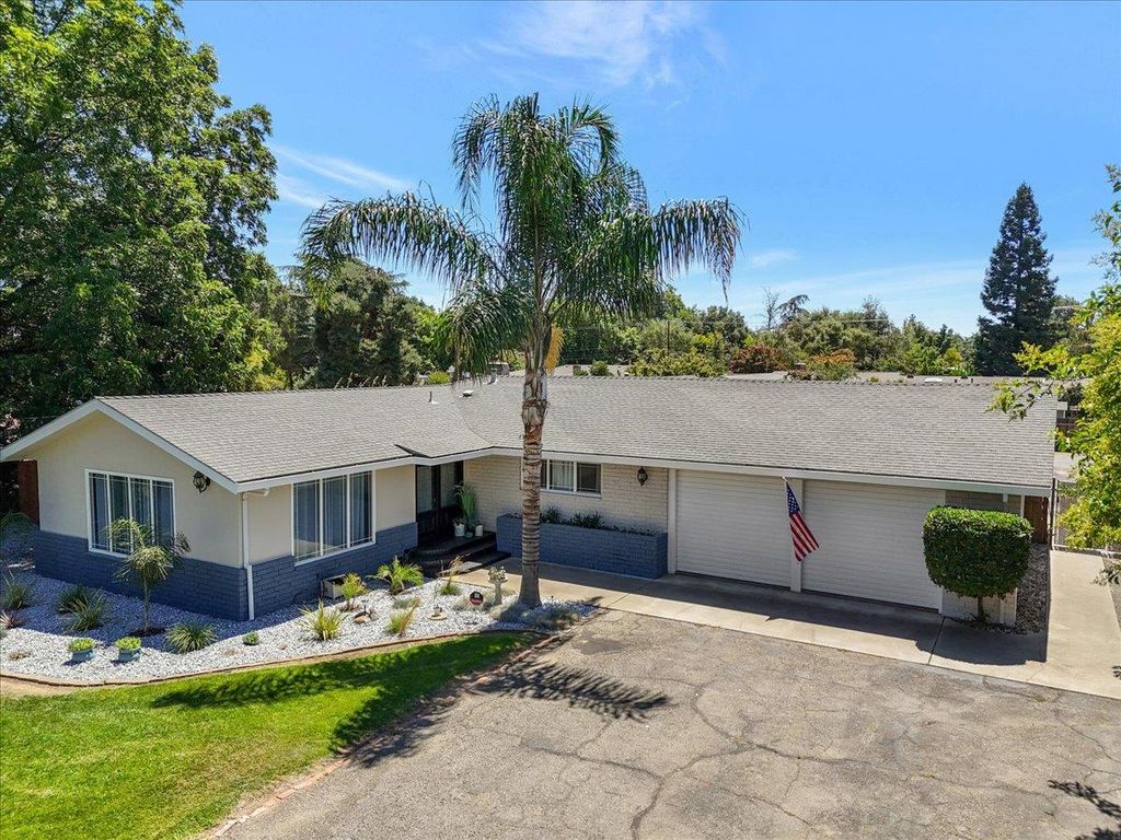 1885 Sycamore St, Gridley, CA 95948