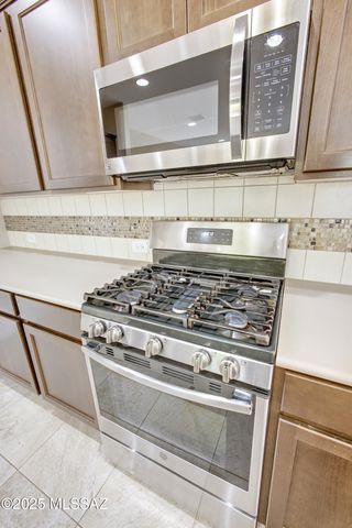 1075 N Echo Ranch Drive, Green Valley, AZ 85614