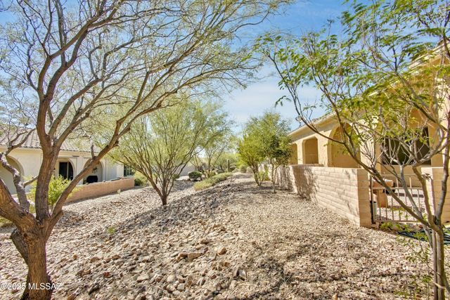 1075 N Echo Ranch Drive, Green Valley, AZ 85614