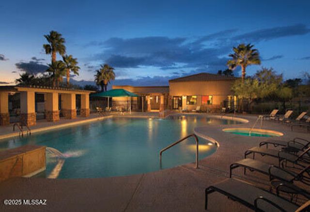 1075 N Echo Ranch Drive, Green Valley, AZ 85614