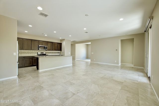 1075 N Echo Ranch Drive, Green Valley, AZ 85614