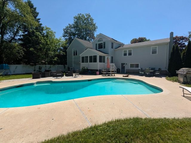 373 Hancock St, Abington, MA 02351