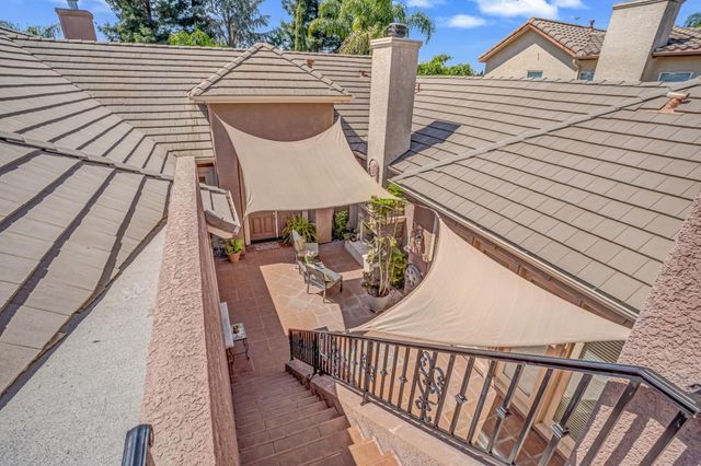 122 W Goshen Avenue, Clovis, CA 93611