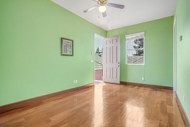 122 W Goshen Avenue, Clovis, CA 93611