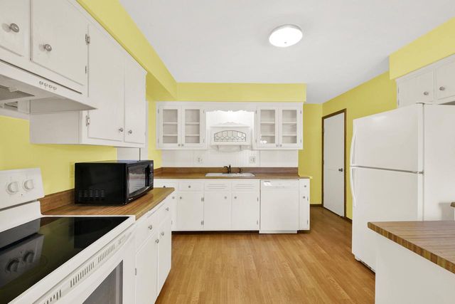 1827 Creek ROAD, West Bend, WI 53090