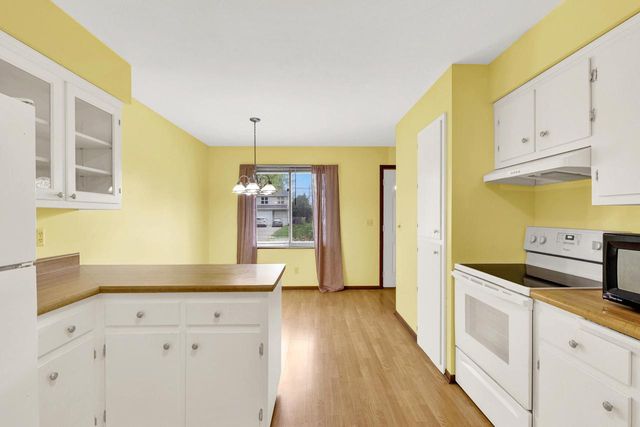 1827 Creek ROAD, West Bend, WI 53090