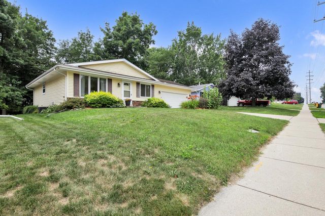 1827 Creek ROAD, West Bend, WI 53090