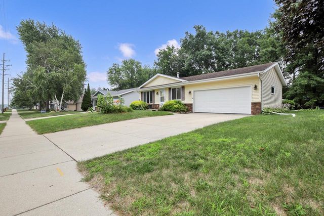1827 Creek ROAD, West Bend, WI 53090