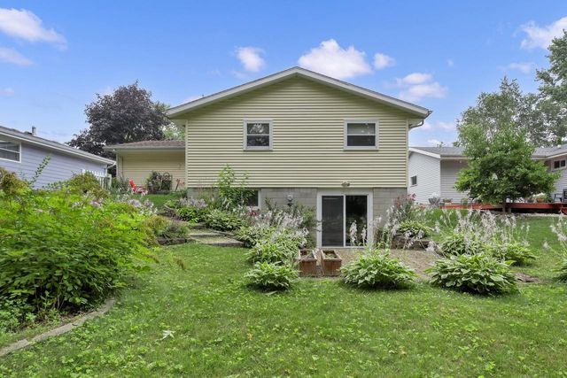 1827 Creek ROAD, West Bend, WI 53090