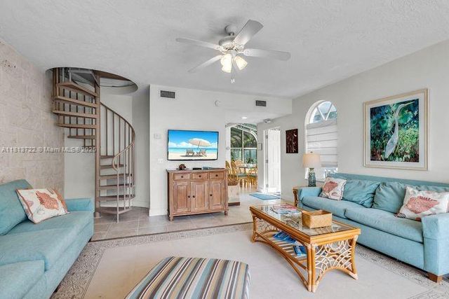 140 Aregood Ln C2, Plantation Key, FL 33036