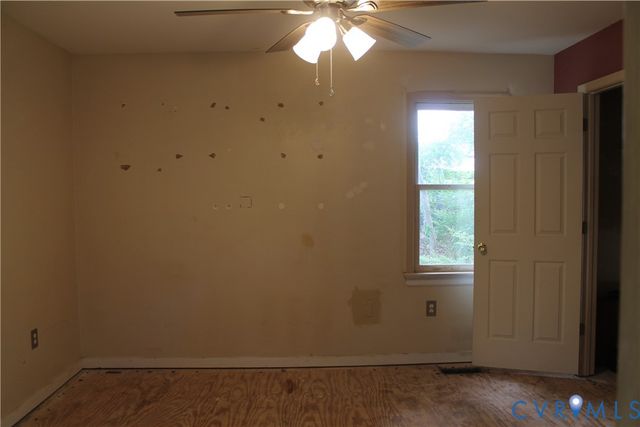 8819 McCaw Dr, North Chesterfield, VA 23235
